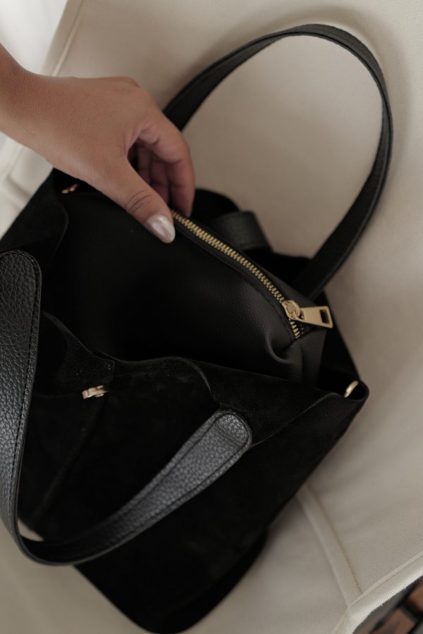 Orta Boy Süet Çanta