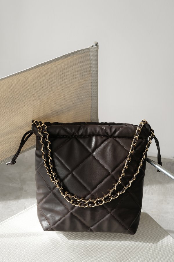 Büzgülü Kapitone Çanta