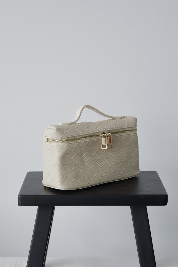 Uzun Askılı Kapitone Çanta