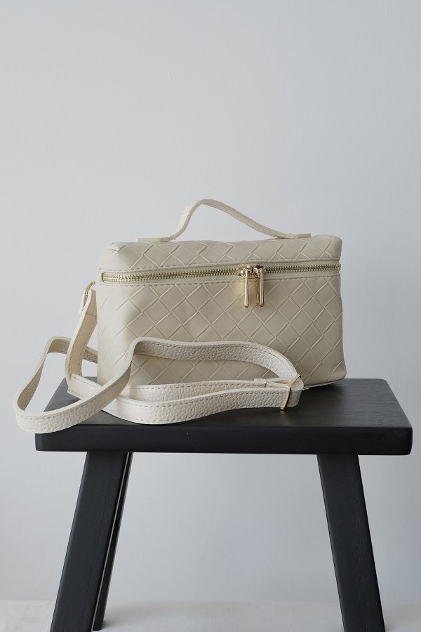 Uzun Askılı Kapitone Çanta