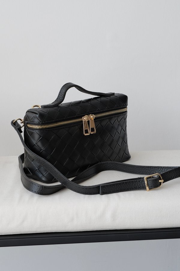 Uzun Askılı Kapitone Çanta