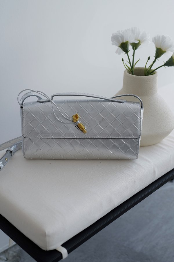 Gold Tokalı Dikdörgen Çanta