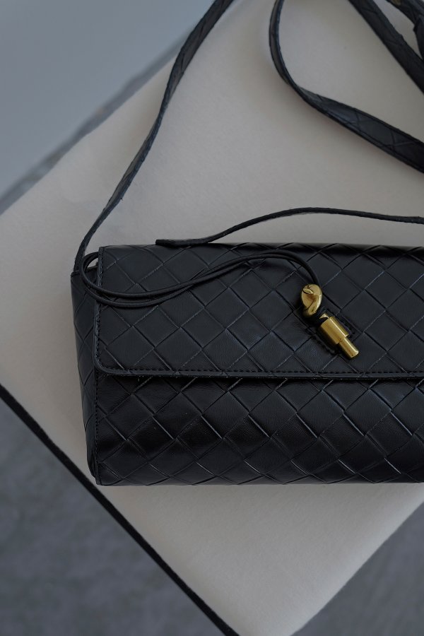 Gold Tokalı Dikdörgen Çanta