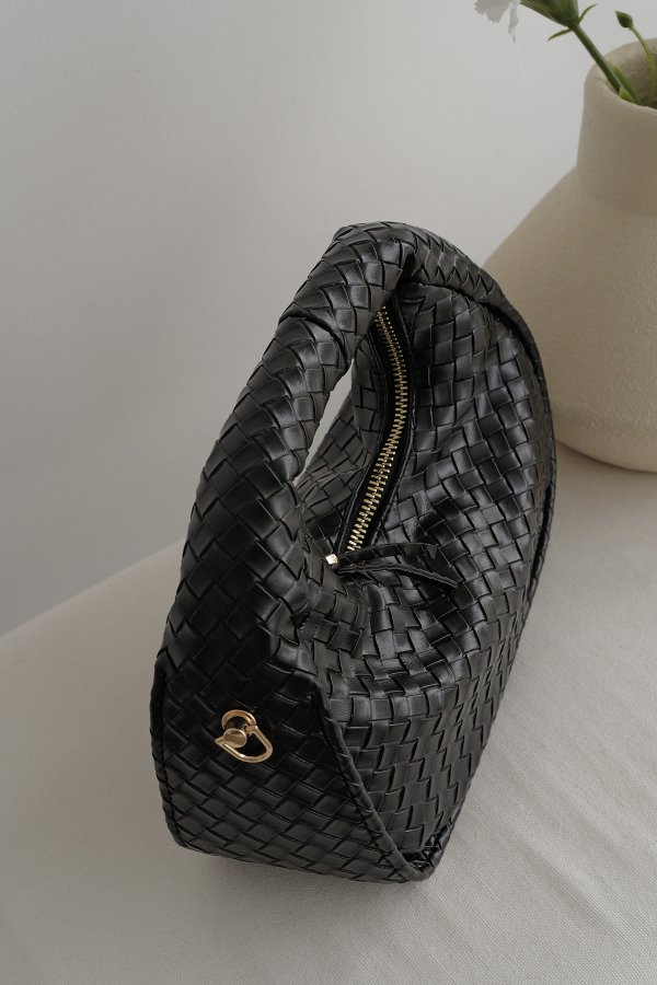 Zincir Askılı Kapitone Çanta