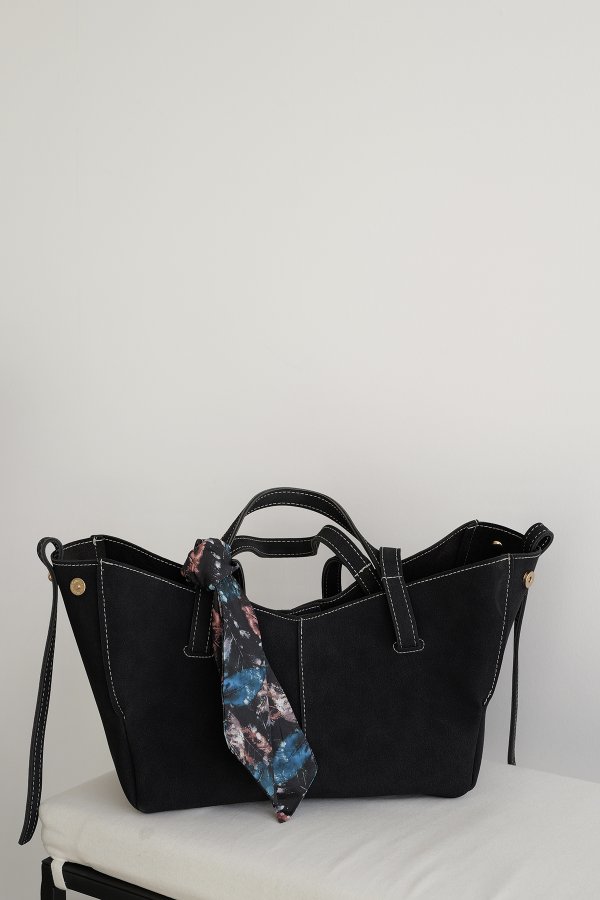 El ve Omuz Askılı Çanta