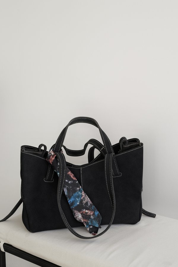 El ve Omuz Askılı Çanta