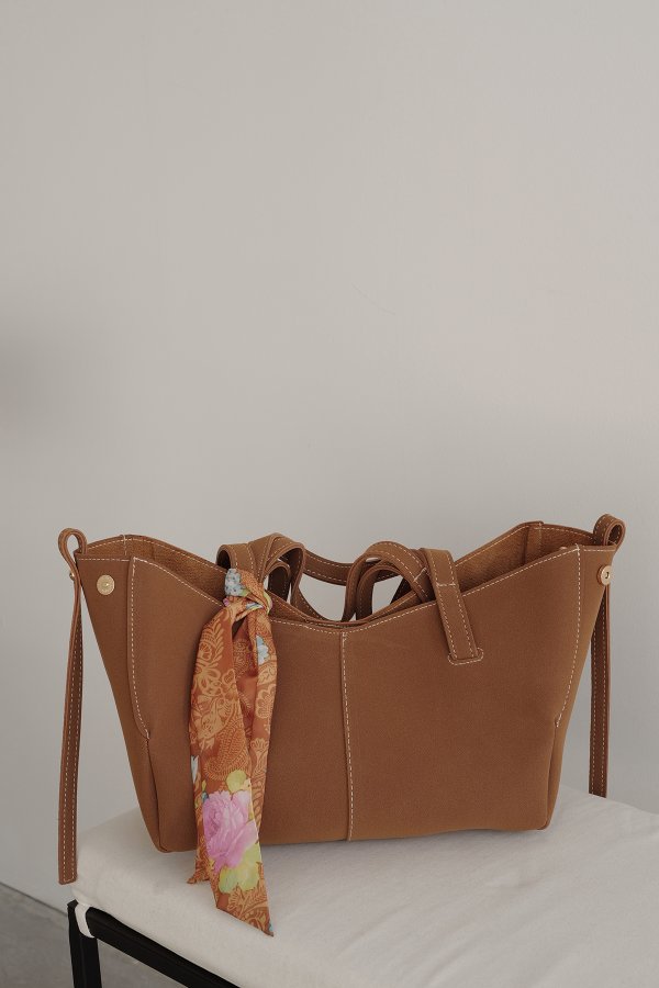 El ve Omuz Askılı Çanta