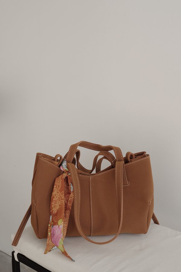 El ve Omuz Askılı Çanta