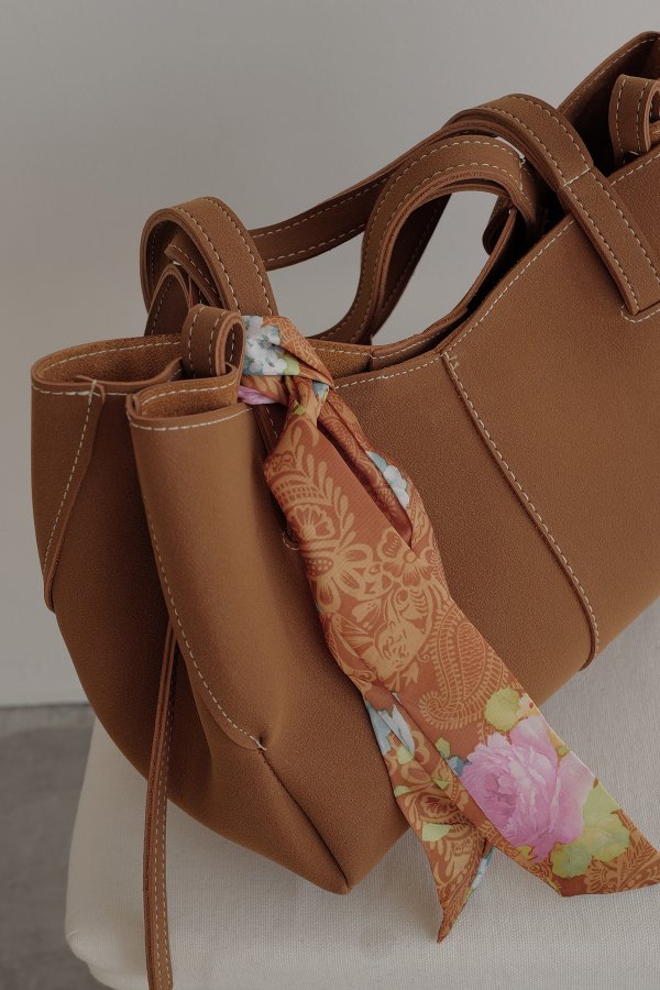 El ve Omuz Askılı Çanta