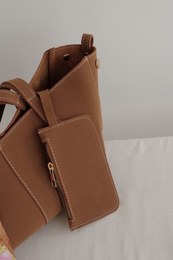 El ve Omuz Askılı Çanta