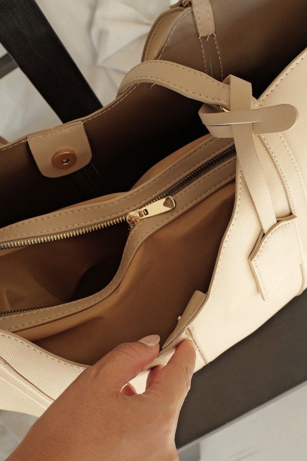 Şerit Detaylı Çanta