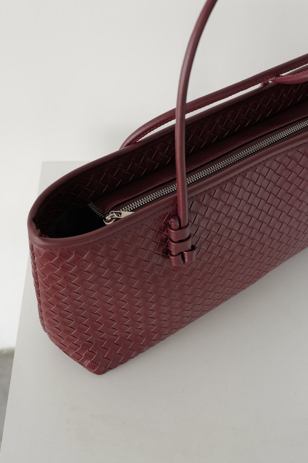 Kapitone İnce Askılı Çanta