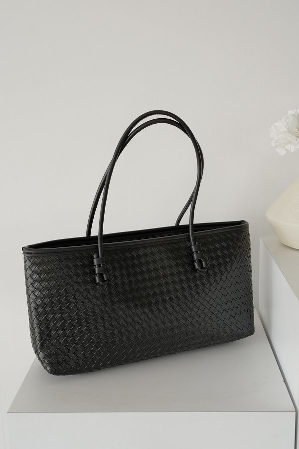 Kapitone İnce Askılı Çanta