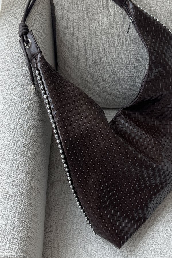 Zımbalı Kapitone Çanta