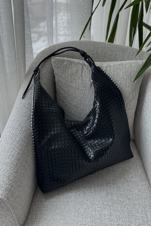 Zımbalı Kapitone Çanta