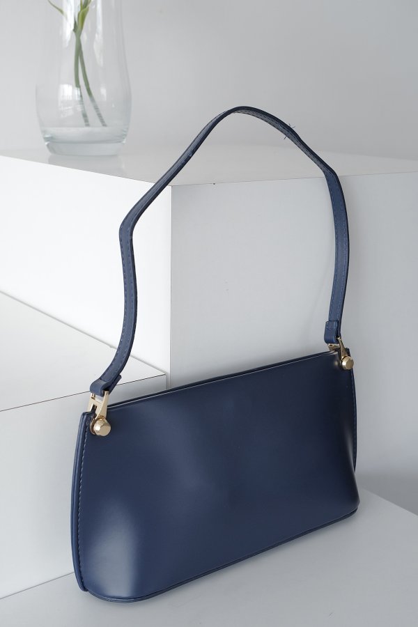 İnce Askılı Dikdörtgen Çanta