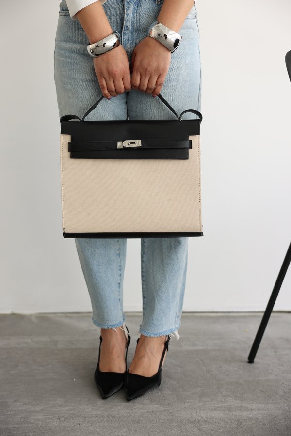 Kilit Kemerli Çanta