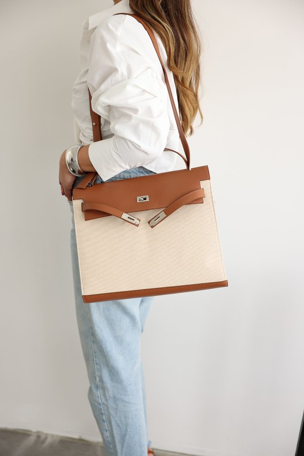 Kilit Kemerli Çanta