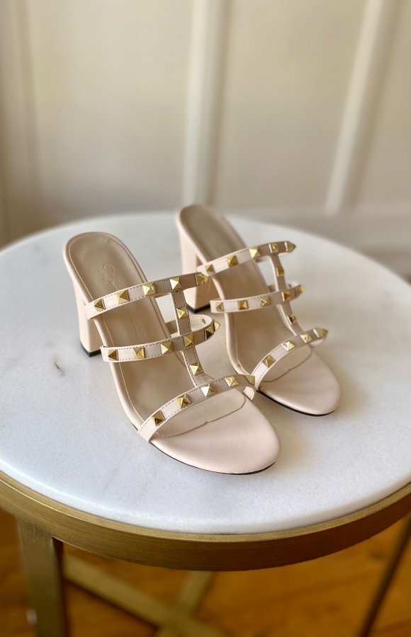 Zımbalı Topuklu Terlik