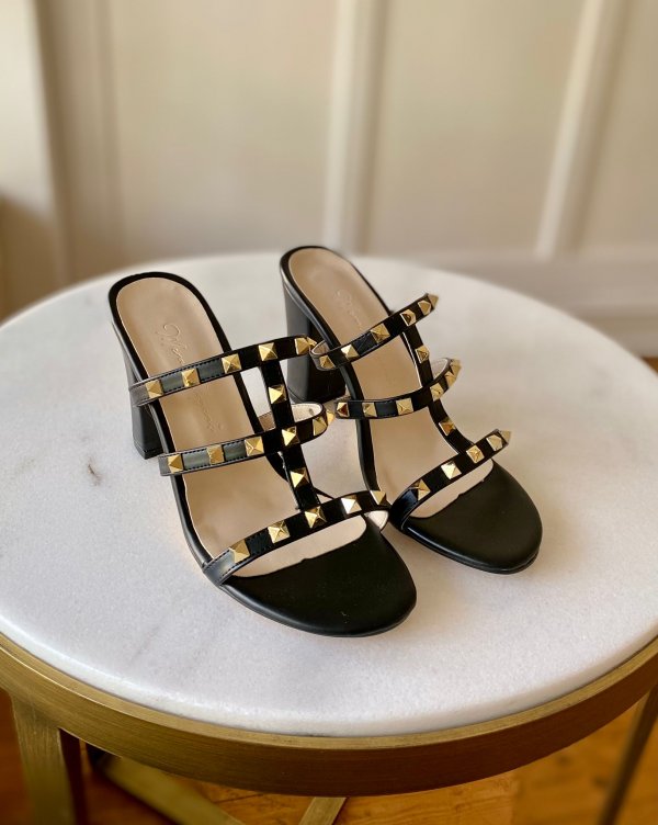 Zımbalı Topuklu Terlik