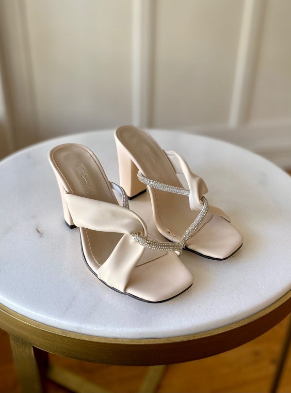 Çapraz Deri Ve Taş Bantlı Terlik