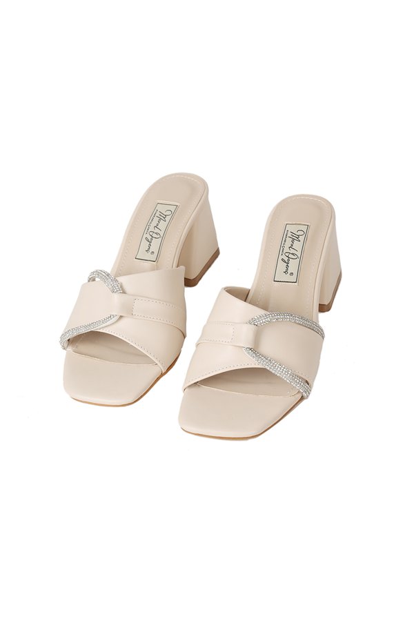 Taş Detaylı Topuklu Terlik