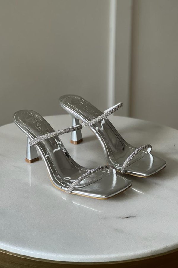 Taşlı Topuklu Terlik