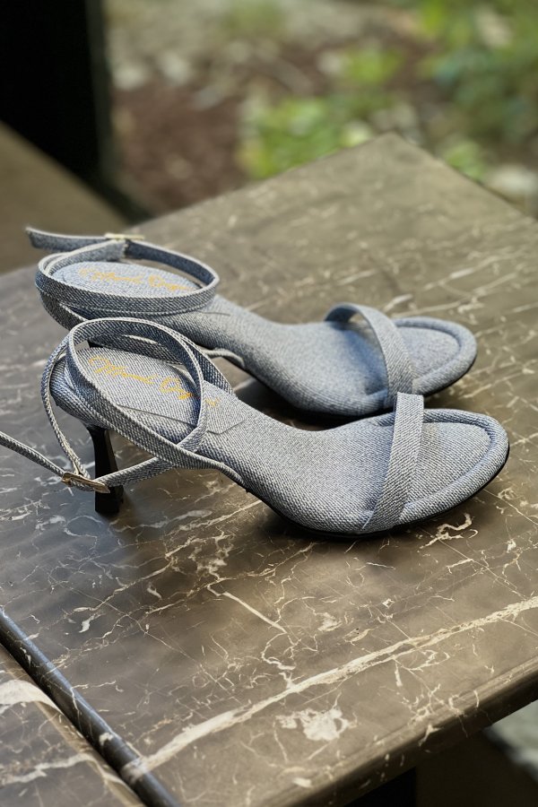 Tek Bantlı Topuklu Ayakkabı