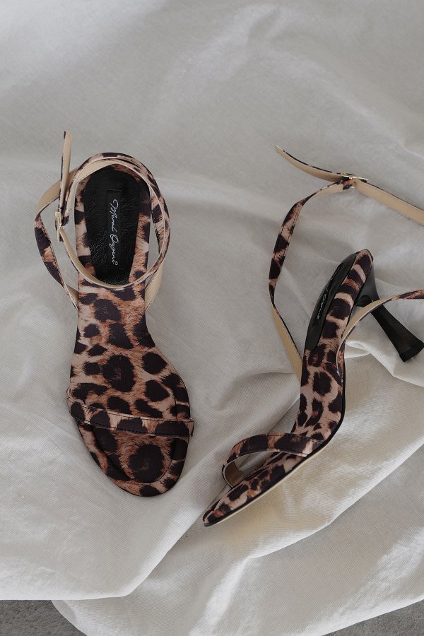 Tek Bantlı Topuklu Ayakkabı