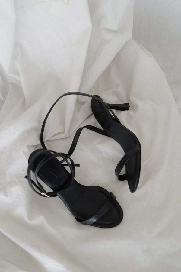 Tek Bantlı Topuklu Ayakkabı