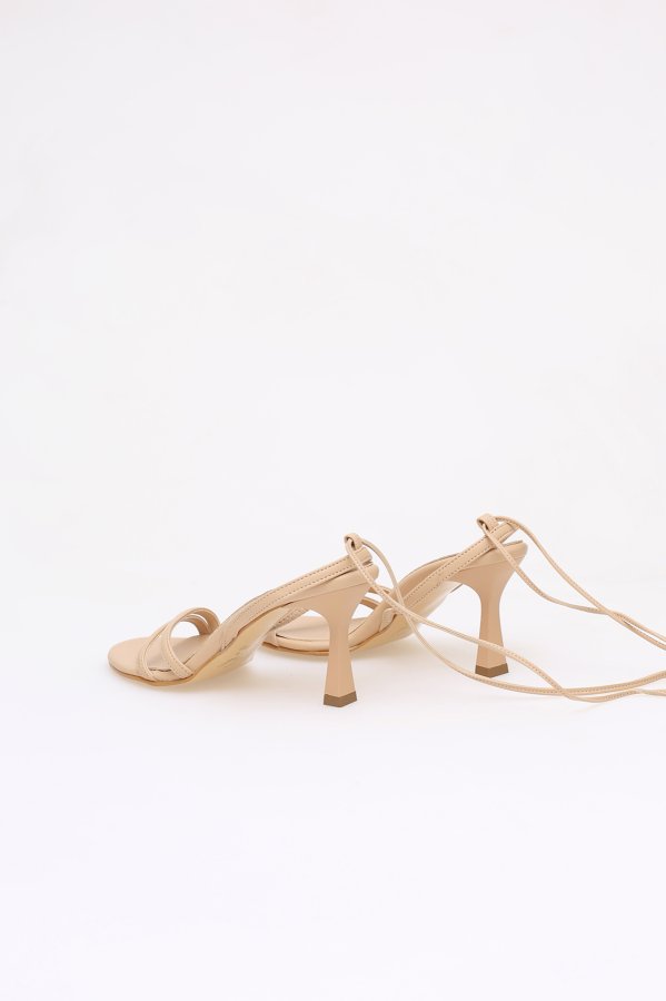 Bilekten Bağlamalı Topuklu Ayakkabı