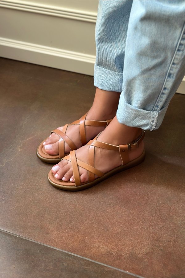 Çapraz Bilekten Bağlamalı Sandalet