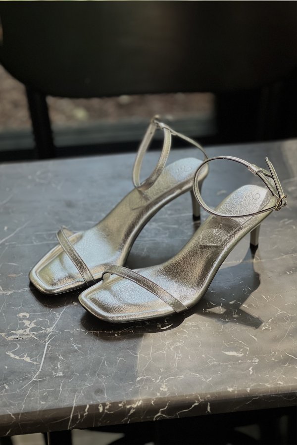 Tek Bantlı Topuklu Ayakkabı