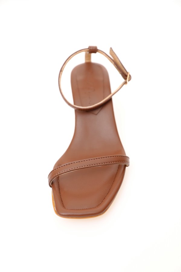 Tek Bantlı Topuklu Ayakkabı