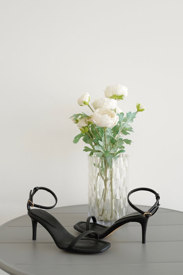 Tek Bantlı Topuklu Ayakkabı