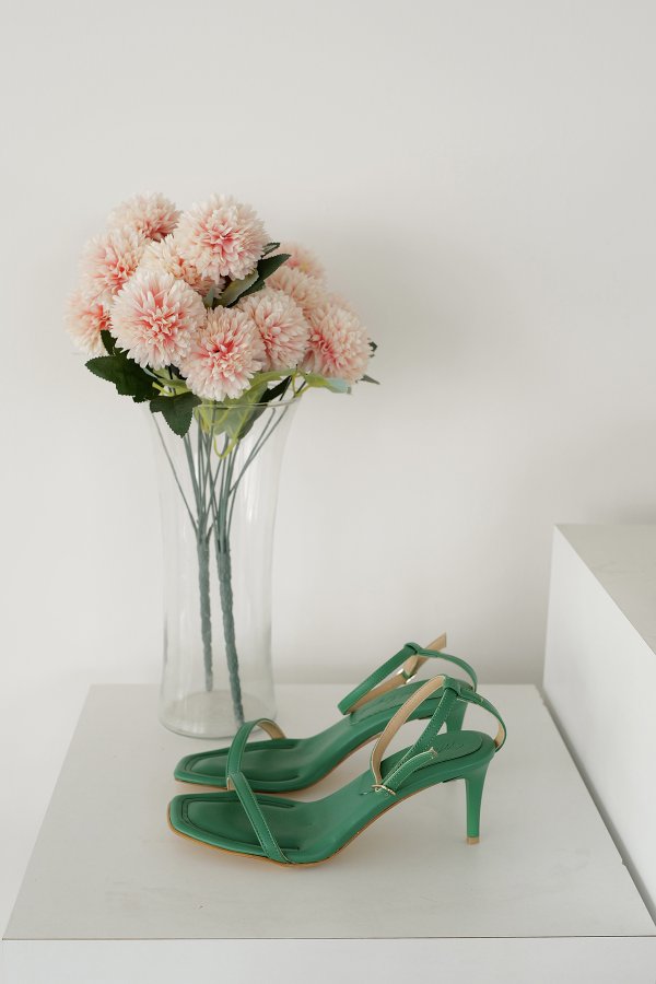 Tek Bantlı Topuklu Ayakkabı