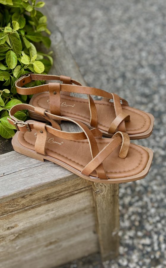 Çapraz Bantlı Parmak Arası Sandalet