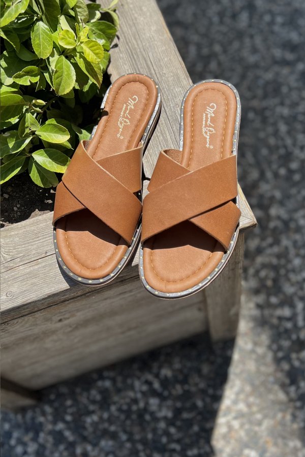 Çapraz Bantlı Düz Terlik