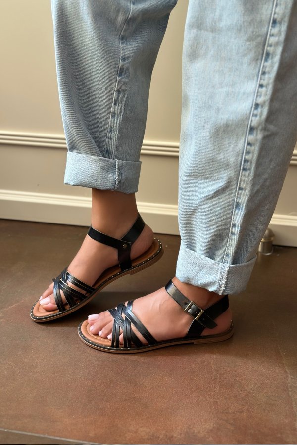 İnce Çapraz Bantlı Sandalet