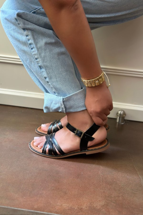 İnce Çapraz Bantlı Sandalet