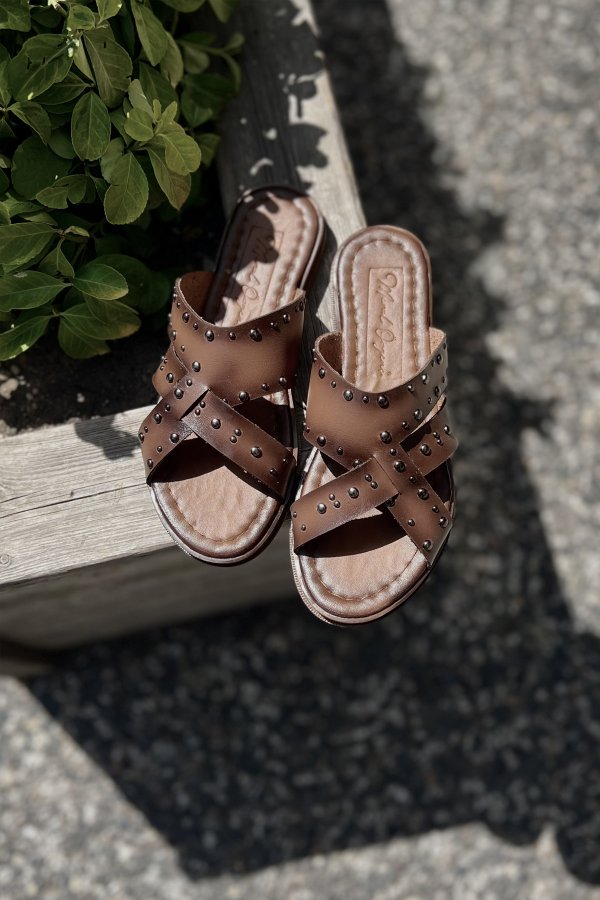 Çapraz Bantlı Terlik