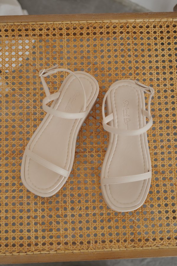 İnce Bantlı Sandalet