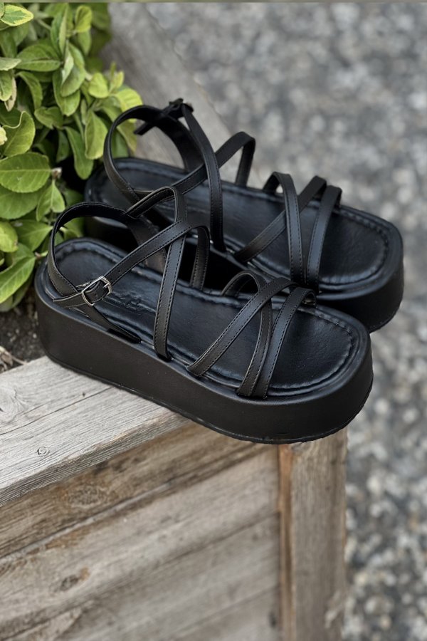 Kalın Tabalı Sandalet