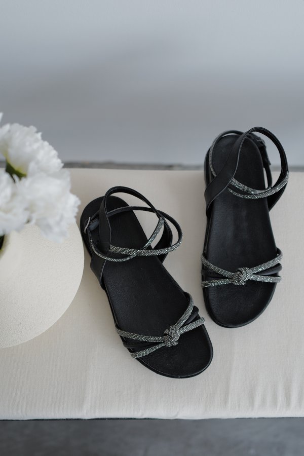 Düğüm Bantlı Sandalet