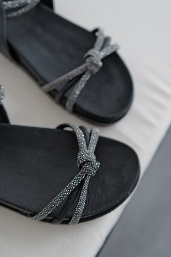 Düğüm Bantlı Sandalet