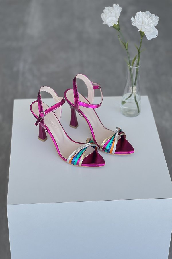 Taş Detaylı Topuklu Ayakkabı