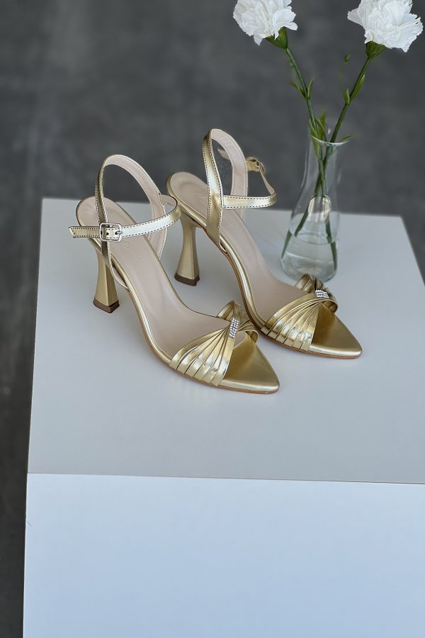 Taş Detaylı Topuklu Ayakkabı