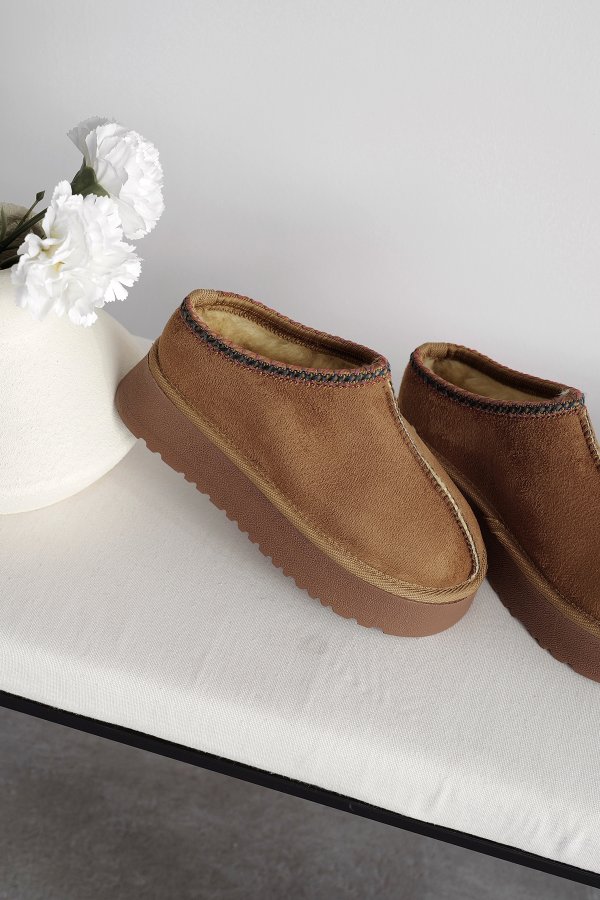 İşlemeli Kürklü Bot