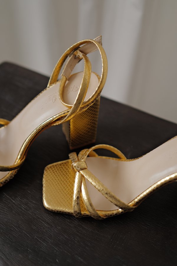 Düğüm Bantlı Topuklu Ayakkabı