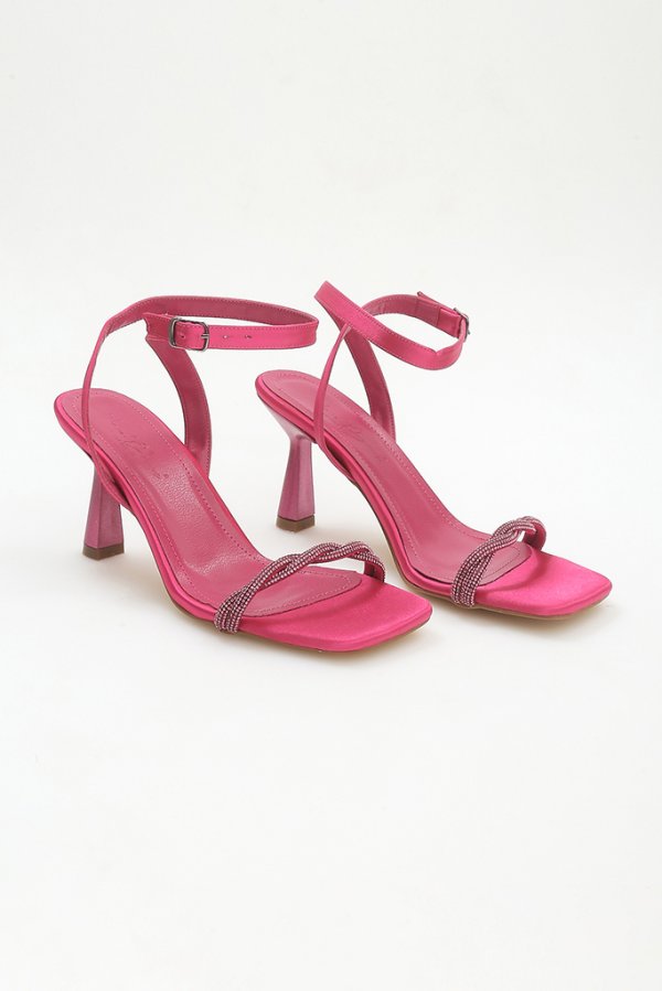 Saten Burgu Taşlı Ayakkabı